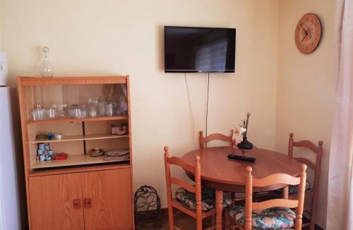 Argeles Plage Apartment | Appartement T2 à Argelès-sur-Mer - Proche plage, parking privé, loggia sud, 4 couchages - FR-1-388-4