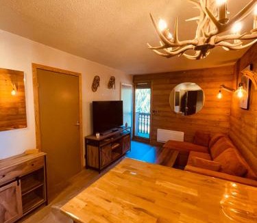 Les Angles Apartment | Appartement T2, 20m des Pistes, En Relooking