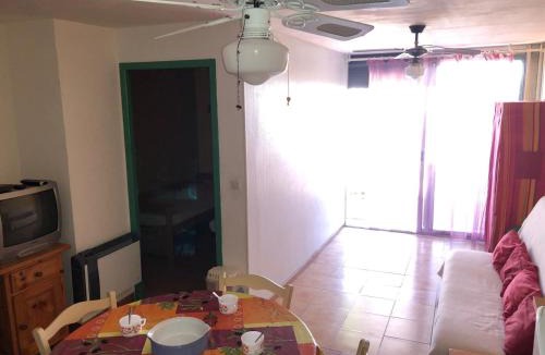 Le Barcares Apartment | Appartement T2, 4 Couchages, Terrasse, Jardinet, Parking, Proche Commerces et Plage, Le Barcarès - FR-1-81-298