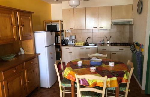 Le Barcares Apartment | Appartement T2, 4 Couchages, Terrasse, Jardinet, Parking, Proche Commerces et Plage, Le Barcarès - FR-1-81-298