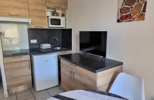 Cerbere Apartment | Appartement T2 avec Jardin à Cerbère - Calme et Proche Activités - FR-1-309-405