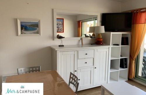 Fort-Mahon-Plage Apartment | Appartement T2 Cabine Proche Plage avec Balcon et Parking Privé - FR-1-482-110
