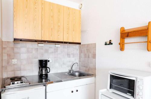 Narbonne-Plage Apartment | Appartement T2 Cabine - Front de Mer, Parking Privé, 4 Couchages, Narbonne - FR-1-409-6