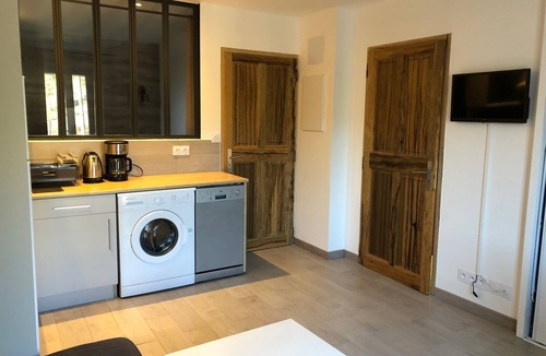 Digne-les-Bains Apartment | Appartement T2 Avec Extérieur et vue sur les Montagnes