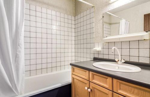Esquieze-Sere Apartment | Appartement T3 6 pers avec jardinet, BBQ, proche thermes, parking privé, 3 stations de ski à proximité - FR-1-402-9