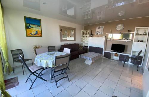 Le Barcares Apartment | Appartement T3 avec Terrasse, Barbecue et Parking - 300m des Commerces, Plage devant - FR-1-81-498