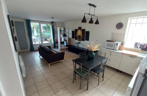 Chaponost Apartment | Appartement T3, Jardin, Parking