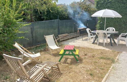 Chaponost Apartment | Appartement T3, Jardin, Parking