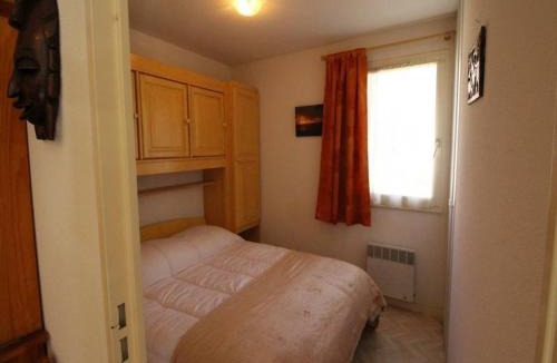 Bagneres-de-Luchon Apartment | Appartement T3 Sud avec Balcon et Parking à Bagnères-de-Luchon - 4 pers. - FR-1-313-178