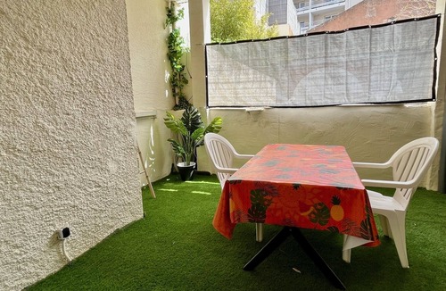 Anatole France Apartment | Appartement Terrasse Proche Centre et Canal