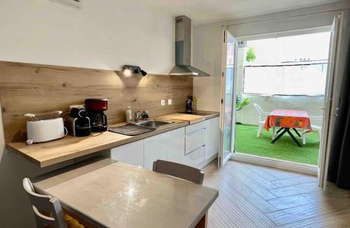 Anatole France Apartment | Appartement Terrasse proche centre et canal