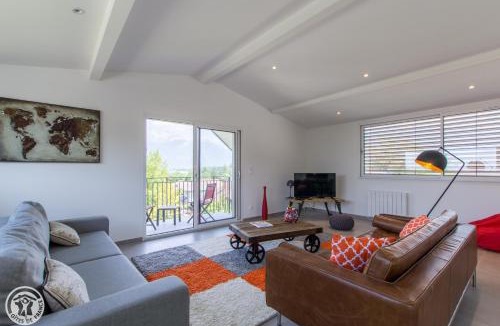 Cessenaz Apartment | Appartement Terrasses