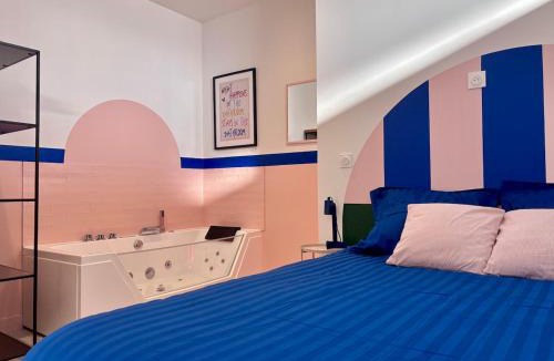 Castres Apartment | Appartement Thème Années 60' l Baignoire Jets l Clim l Netflix
