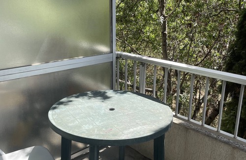 Hopitaux-Facultes Apartment | Appartement Très Calme et Très Ensoleillé