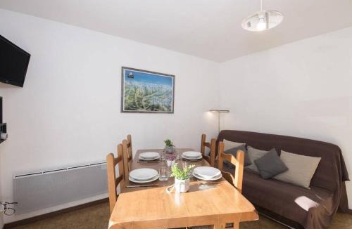 Saint-Lary-Soulan Apartment | Appartement Type 2 Sud avec Balcon et Parking Privé - FR-1-296-261