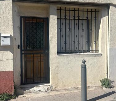 16th Arrondissement House | Appartement TYPIQUE ESTAQUE 5 mn port et gare Estaque