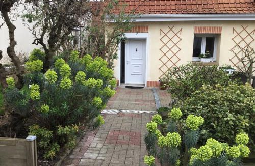 Arques Apartment | Appartement une chambre Avec Jardin