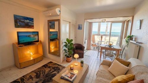 La Jetee Apartment | Appartement vue magique en front de mer - 55