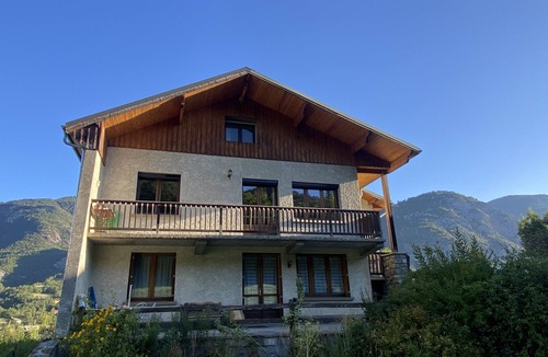 Les Thuiles Apartment | Appartement Vallée de L'ubaye en Pleine Nature au Calme