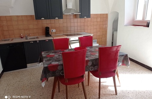 Montpeyroux Apartment | Appartement Voûté de Plain Pied au Centre du Village