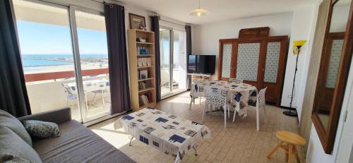 La Grande-Motte Apartment | Appartement vue mer exceptionnelle plage à 1 min, parking privé, 6 pers