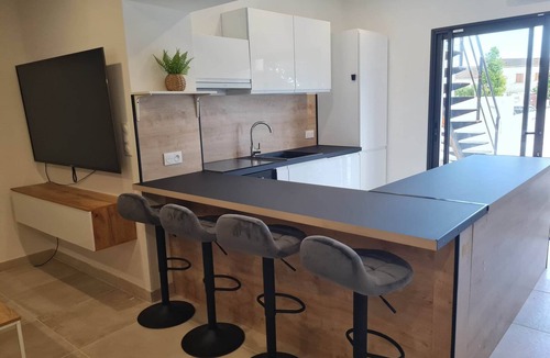 Aigues-Mortes Apartment | Appartement vue Tour de Constance