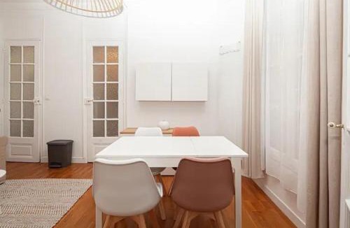 Quartier de la Plaine-de-Monceaux Apartment | Appartement Wagram Paris 17th