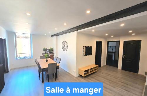 Foix Apartment | Appartement XXL 120m2 - 10 couchages - 3ch - centre Foix - 2 sdb-2 wc - Parking gratuit à 1 Minute