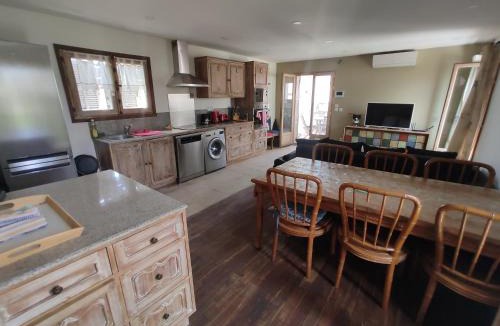 Fos-sur-Mer Apartment | Appartements équipés 1km plage