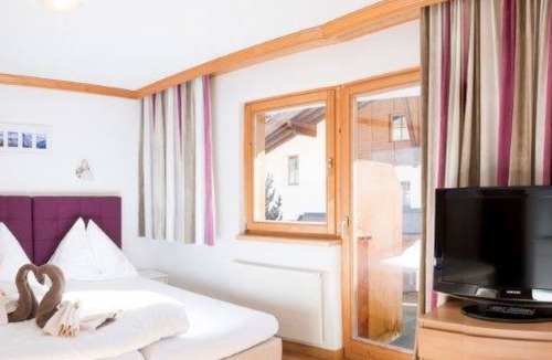 Ravaisch Apartment | Appartements Alouette, (Samnaun-Dorf). by Interhome