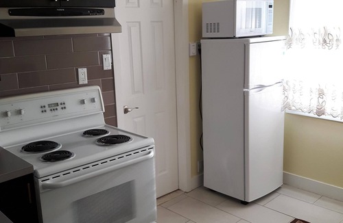 Longueuil Apartment | Appartements Cartier 2. Free parking. Backyard.