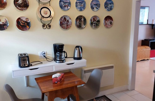 Longueuil Apartment | Appartements Cartier 2. Free parking. Backyard.