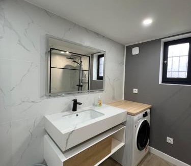 Maubeuge Apartment | Appartements Premium Parking privé Emplacement stratégique Idéal Séjours Pro & Famille