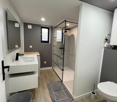Maubeuge Apartment | Appartements Premium Parking privé Emplacement stratégique Idéal Séjours Pro & Famille