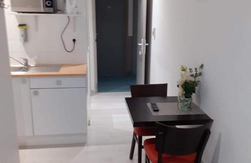 Persan Hotel | Apparthotel Area, Studios avec Salles de bains et kitchenettes privatives et Chambres avec cuisine et salle de bains communes