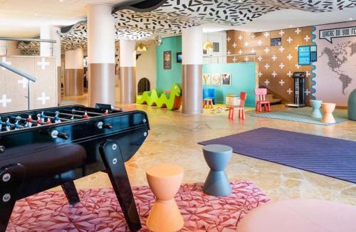 Serris Apartment | Apparthotel - Proche disneyland Paris - Piscine chauffée