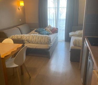 Serris Apartment | Apparthotel - Proche disneyland Paris - Piscine chauffée