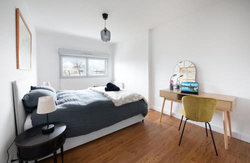 Roseraie Apartment | Appartment close to city center, AC and car park