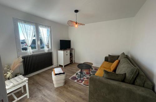 Fontaine-le-Comte House | Appartment Jumapi