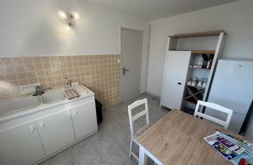 Fontaine-le-Comte House | Appartment Jumapi