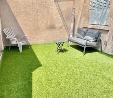 Moulins Apartment | Appartment Mal coiffé