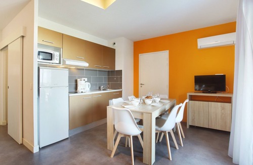 Sete Condo | Apparts Communicants Rénovés 5 Minutes de la Plage