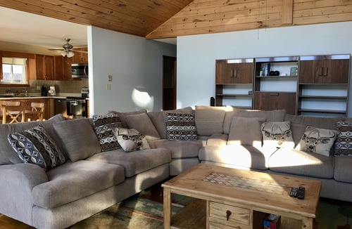 Novar Cottage | Appealing cottage by the lake