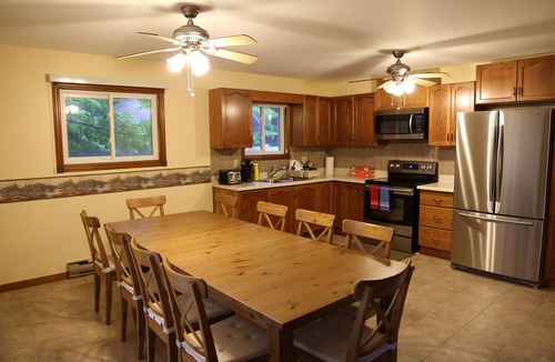 Novar Cottage | Appealing cottage by the lake