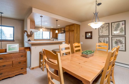 Elkhorn Village Condo | Appealing Mountain Condo with Golf Course Views in Elkhorn