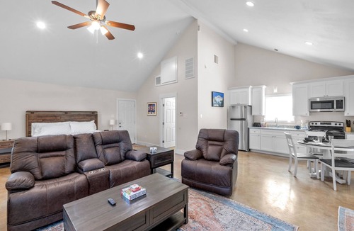 Fredericksburg Cabin | Appian Way Monte Carlo 1 Bedroom Cabin by RedAwning