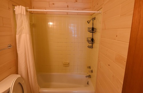 Mackinaw City Hotel | Apple Blossom Boutique 1