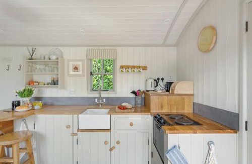 Kenn House | Apple Blossom, Devon Hideaways