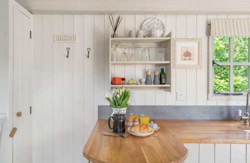 Kenn House | Apple Blossom, Devon Hideaways