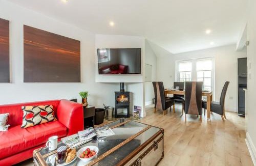 Adderstone House | Apple Blossom